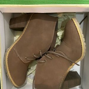 Women Nike Ebernon Low in White size 7